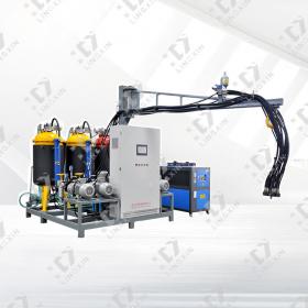 聚氨酯保溫門發泡機